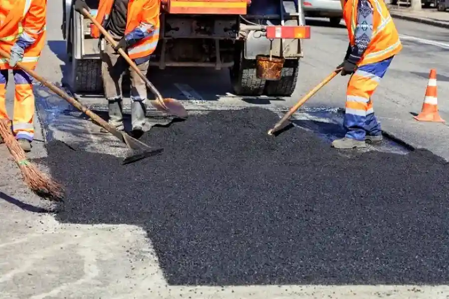 How Asphalt Crack Sealing Extends Pavement Life Melbourne, FL