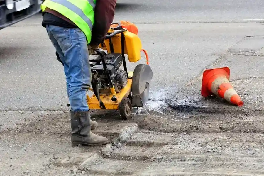How Asphalt Crack Sealing Extends Pavement Life in Melbourne, FL